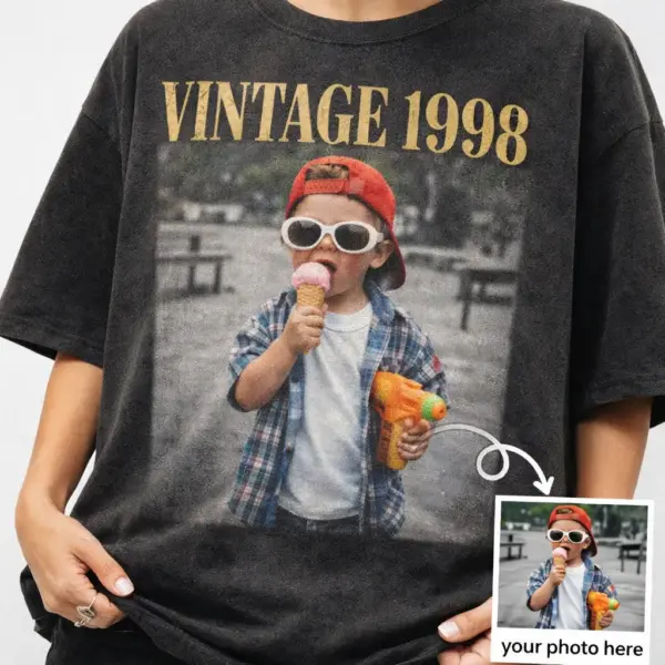 50da043f-f4d6-457f-893c-265eeca00af9 Comfort Colors Personalized Senior 2026 Graduation T-Shirt with Custom Photo